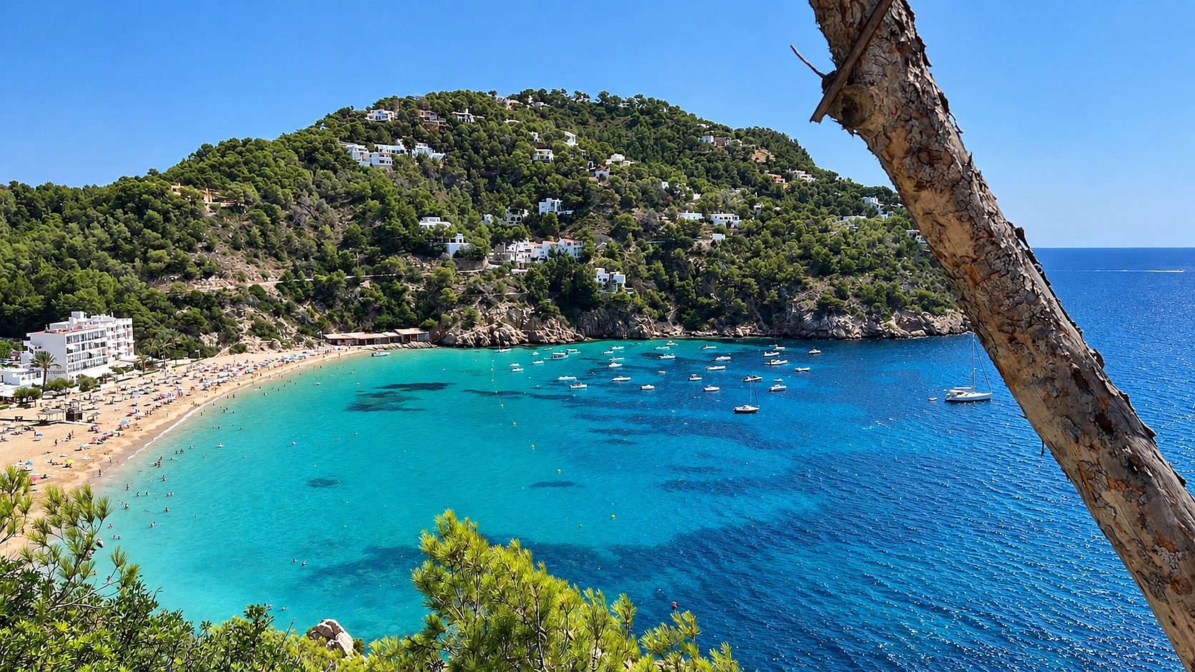Stranden op Ibiza: 8 mooie stranden voor je girls trip